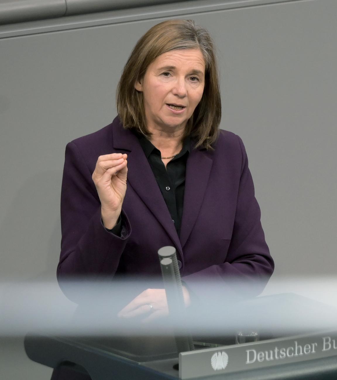  Katrin Göring-Eckardt (Bündnis 90/Die Grünen) spricht in der Debatte im Bundestag.