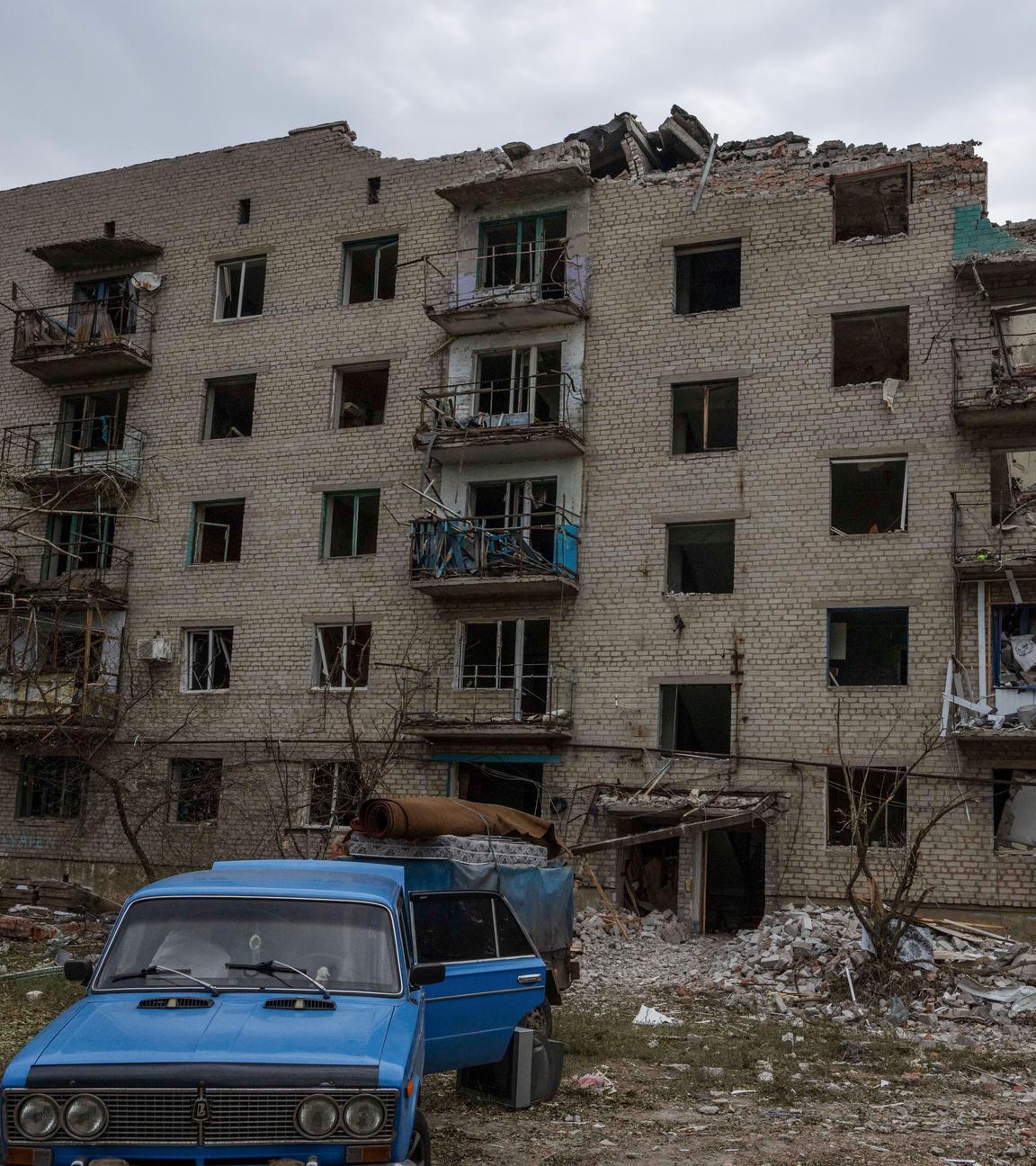 Ein zerstörter Wohnblock in der ukrainischen Stadt Tschassiw Jar.