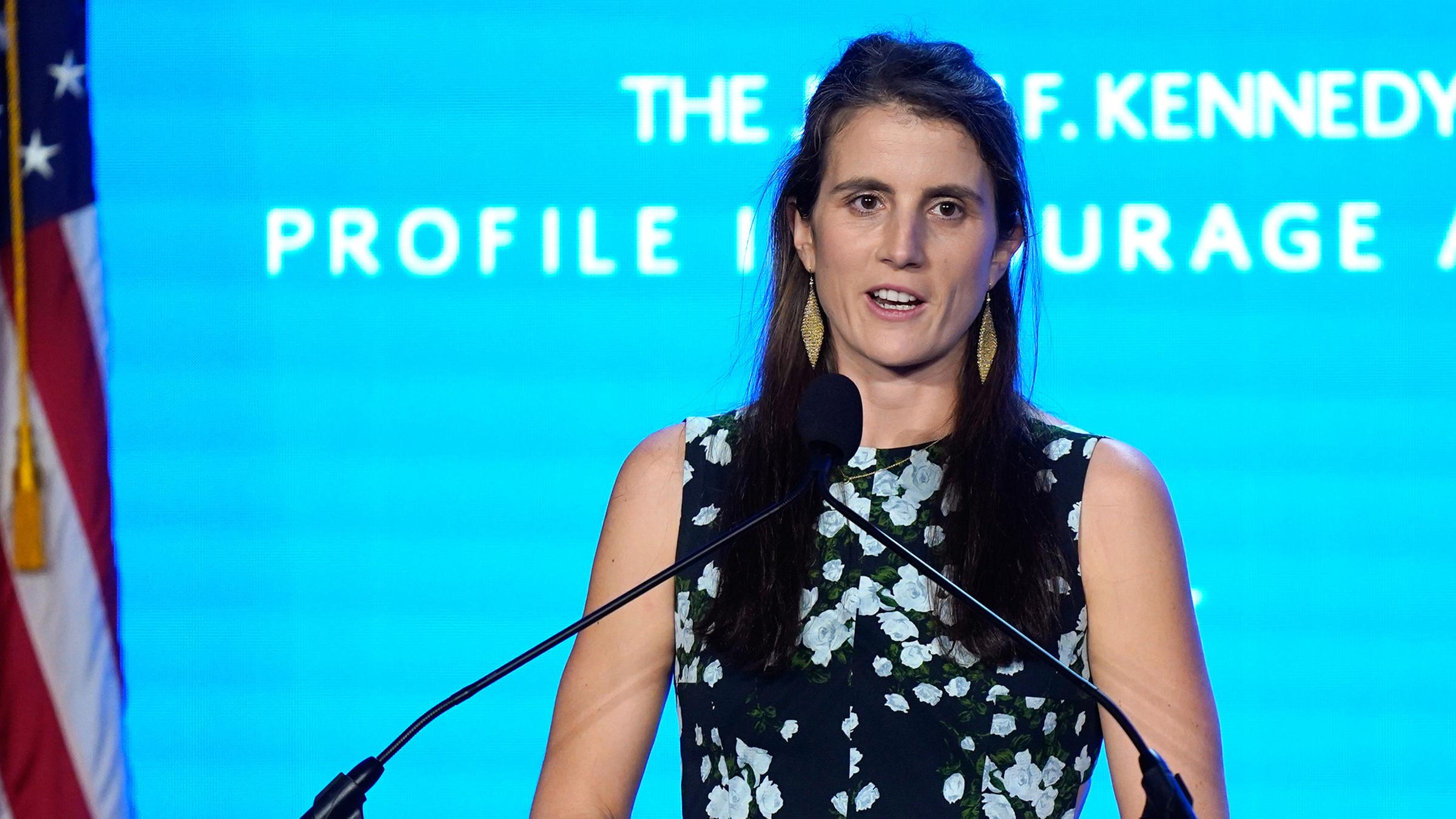 Tatiana Schlossberg, Tochter von Caroline Kennedy und Edwin Schlossberg, spricht bei der Verleihung des John F. Kennedy Profile in Courage Award am 29.10.2023 in Boston. (Achiv)