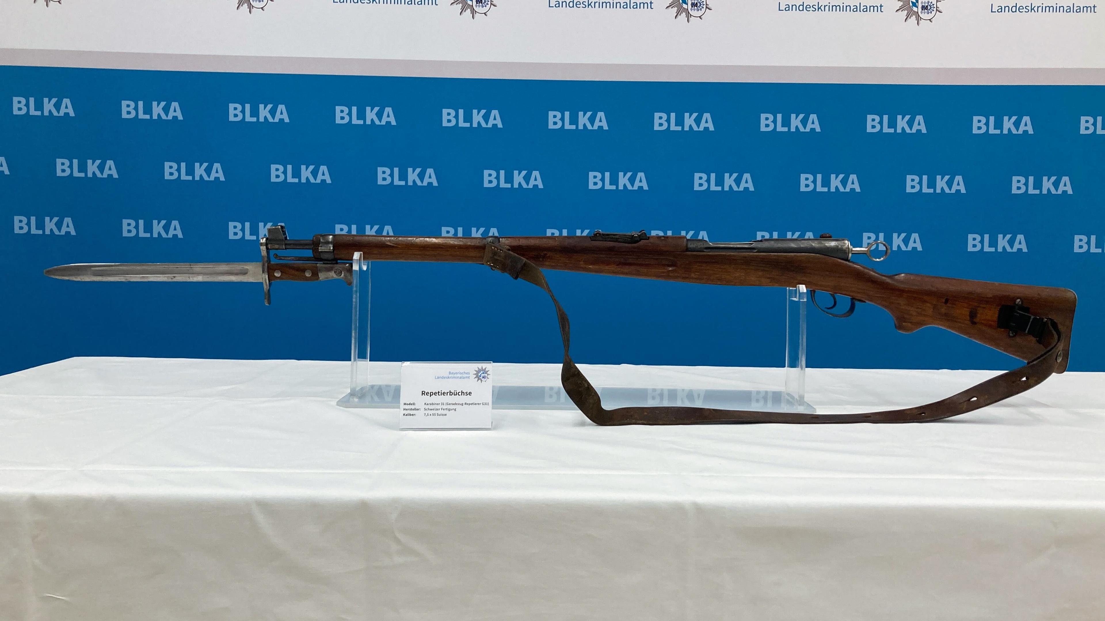 Ein Gewehr mit Bajonett von 1936 war die Tatwaffe beim Anschlag auf das israelische Generalkonsulat in München. 