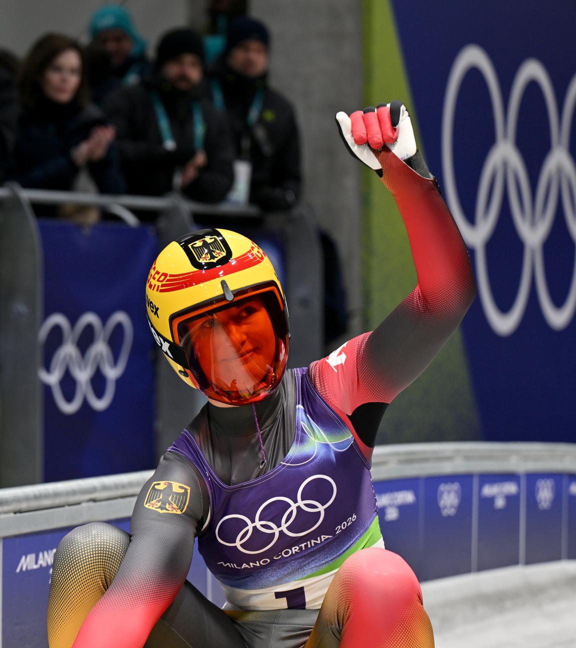 Julia Taubitz (Deutschland) nach dem 2. Lauf jubelt im Ziel.