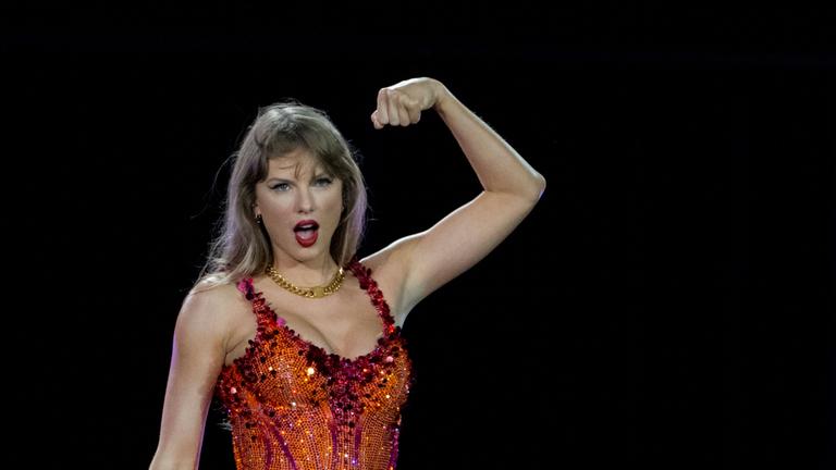 Sängerin Taylor Swift performt auf der Bühne in Miami, Florida.
