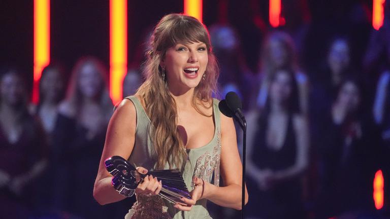 Taylor Swift schwärmt von Travis Kelce