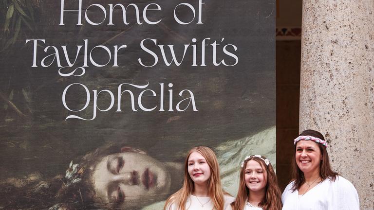 "Swifties" besuchen "Ophelia" in Wiesbaden