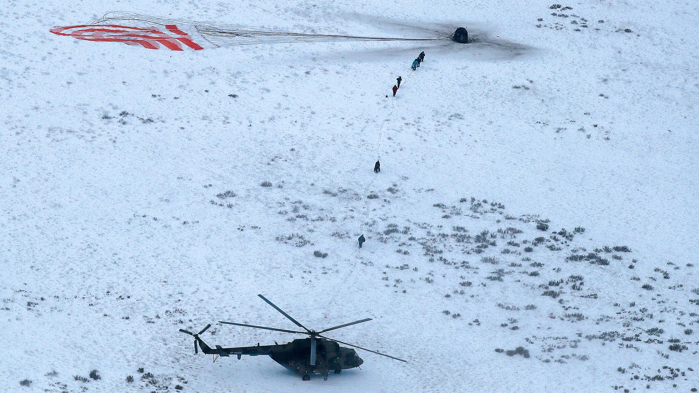 Die Sojuzkapsel mit der Besatzung der ISS ist gelandet, aufgenommen am 20.12.2018