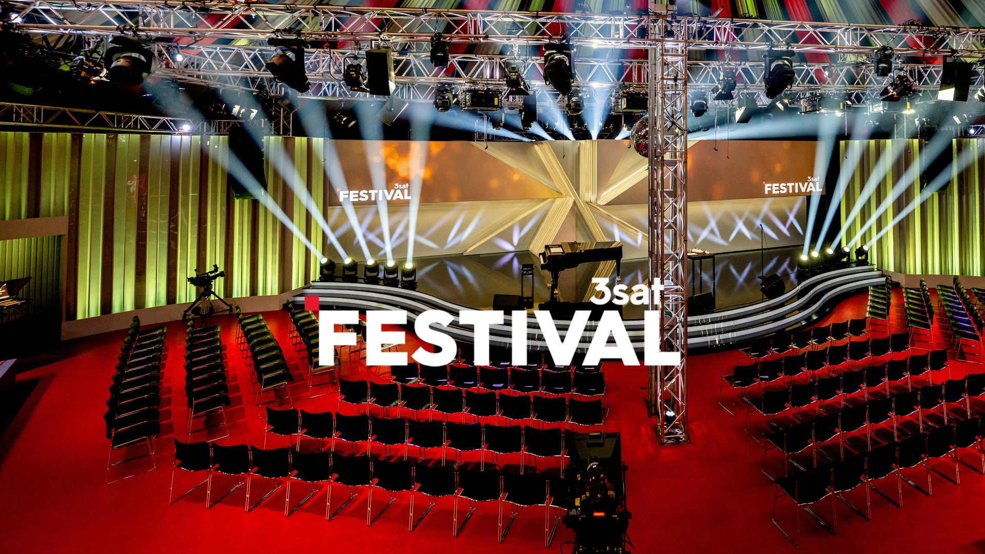 Bühne für das 3sat-Festival wird ausgeleuchtet