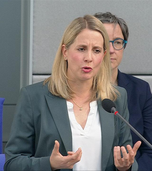 Befragung von Dobrindt und Hubertz