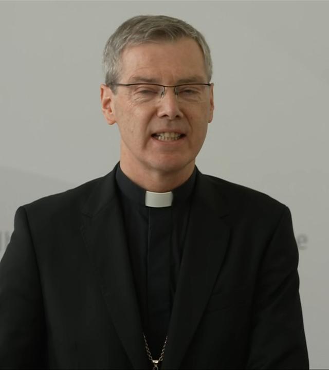 Bischof Heiner Wilmer nach seiner Wahl