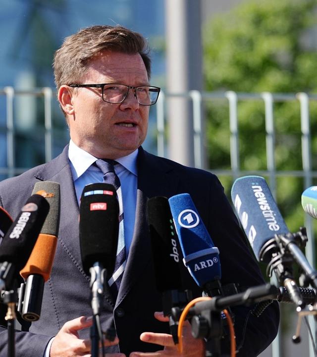 Bundesumweltminister Schneider: Klimaanpassung ins Grundgesetz?