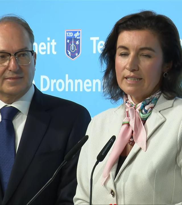 Drohnensicherheit - Pressekonfetrenz mit Dobrindt und Bär