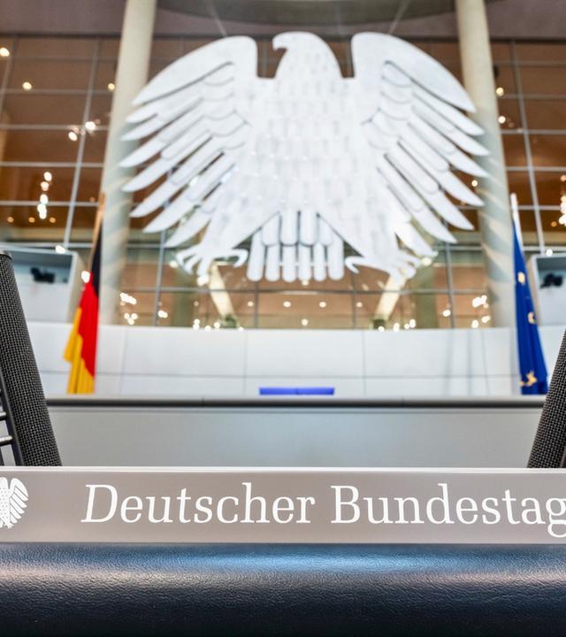 Fight der Fraktionen - Politsatirische Debatten