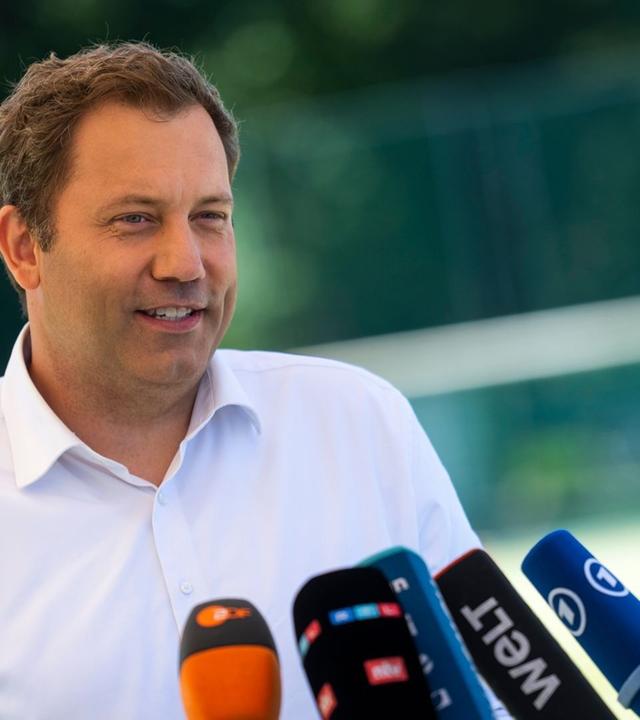 Finanzminister Klingbeil: „Haben Kultur der Sparbücher“