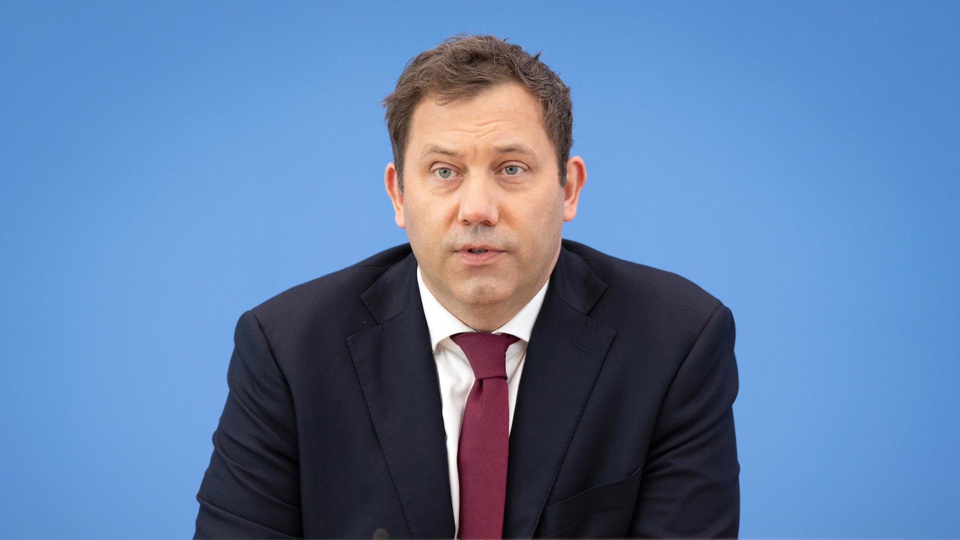 Haushalt: Umstrukturierung und Reformen