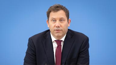 Haushalt: Umstrukturierung und Reformen