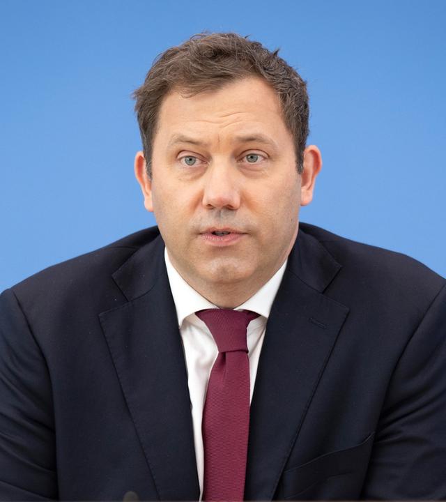 Haushalt: Umstrukturierung und Reformen