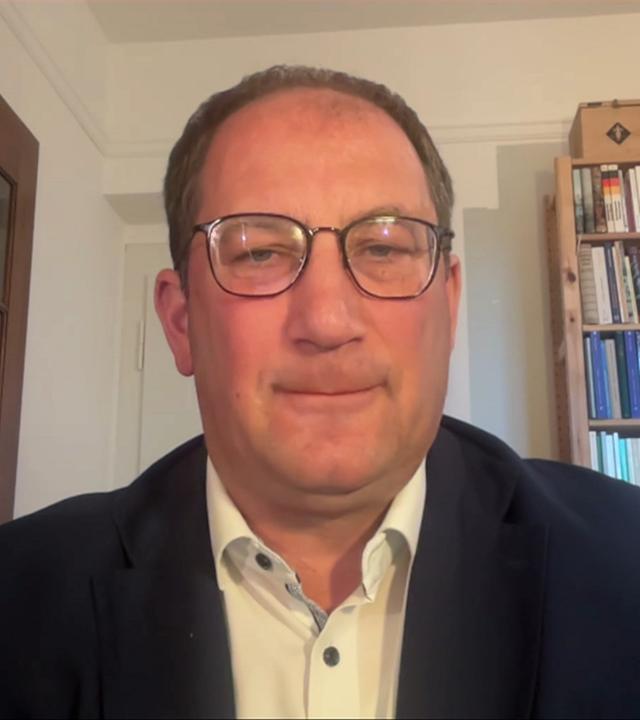 Prof. Hruschka zum GEAS-Start: In Wirklichkeit Verfahren deutlich länger