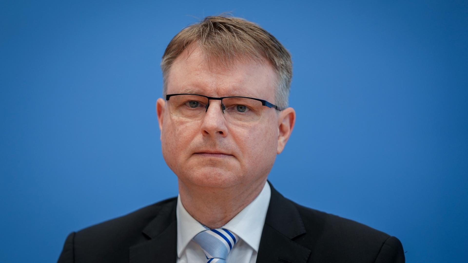 Prof. Stefan Kooths zu mögl. Sanktionen
