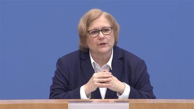 teaser-phoenix-rechtsstaat-unter-druck-menschenrechtsbericht-5156880-100~384x216?cb=1765187786313