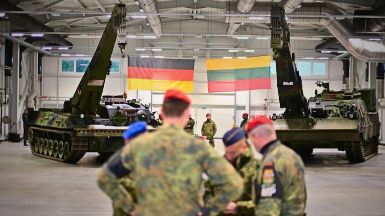 Unter Druck: Wie verteidigungsbereit ist Europa?