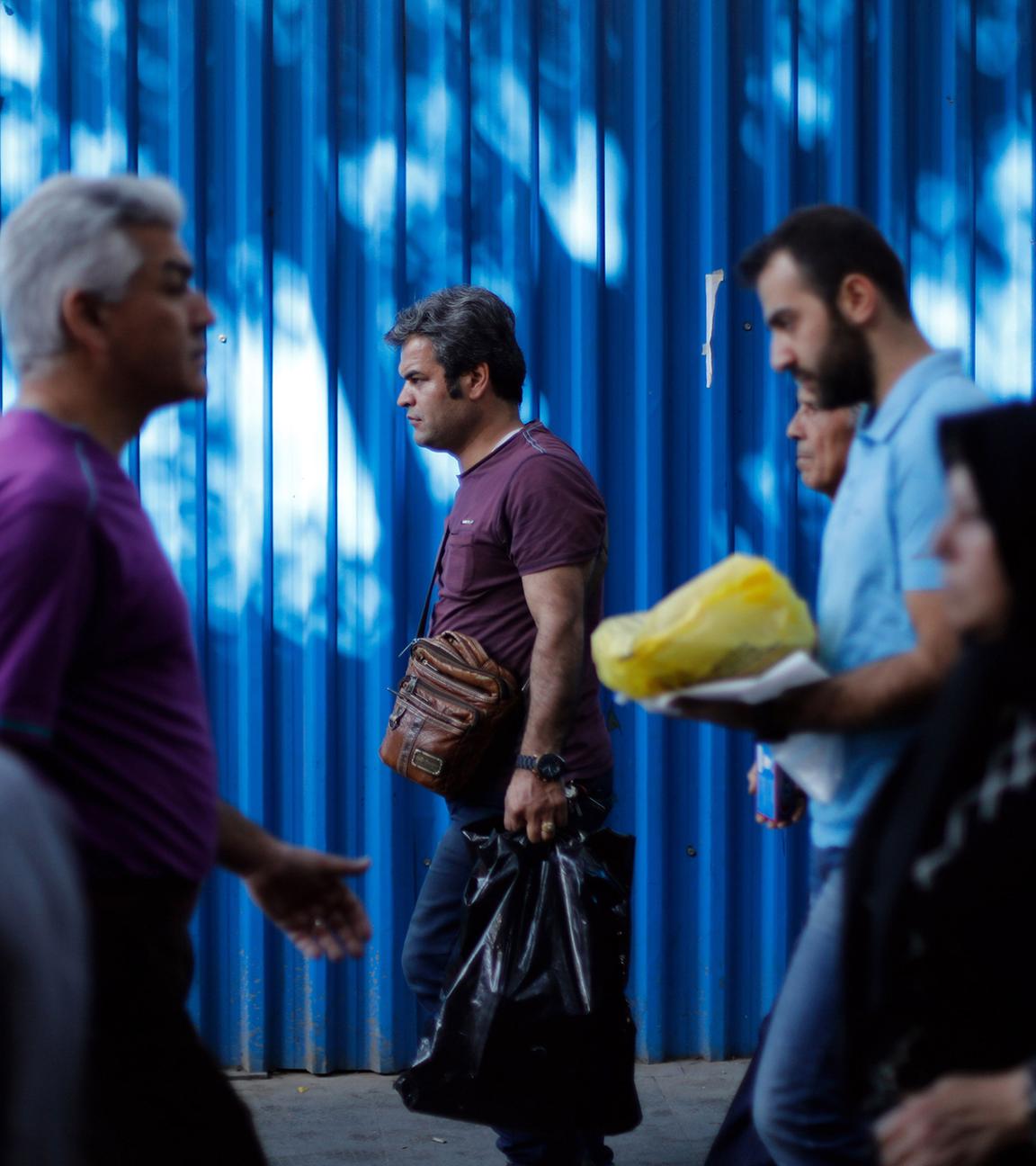 Iraner in der Innenstadt von Teheran