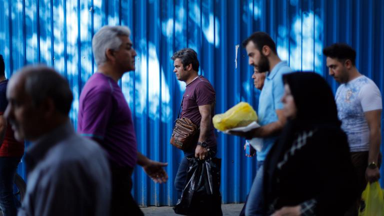 Iraner in der Innenstadt von Teheran