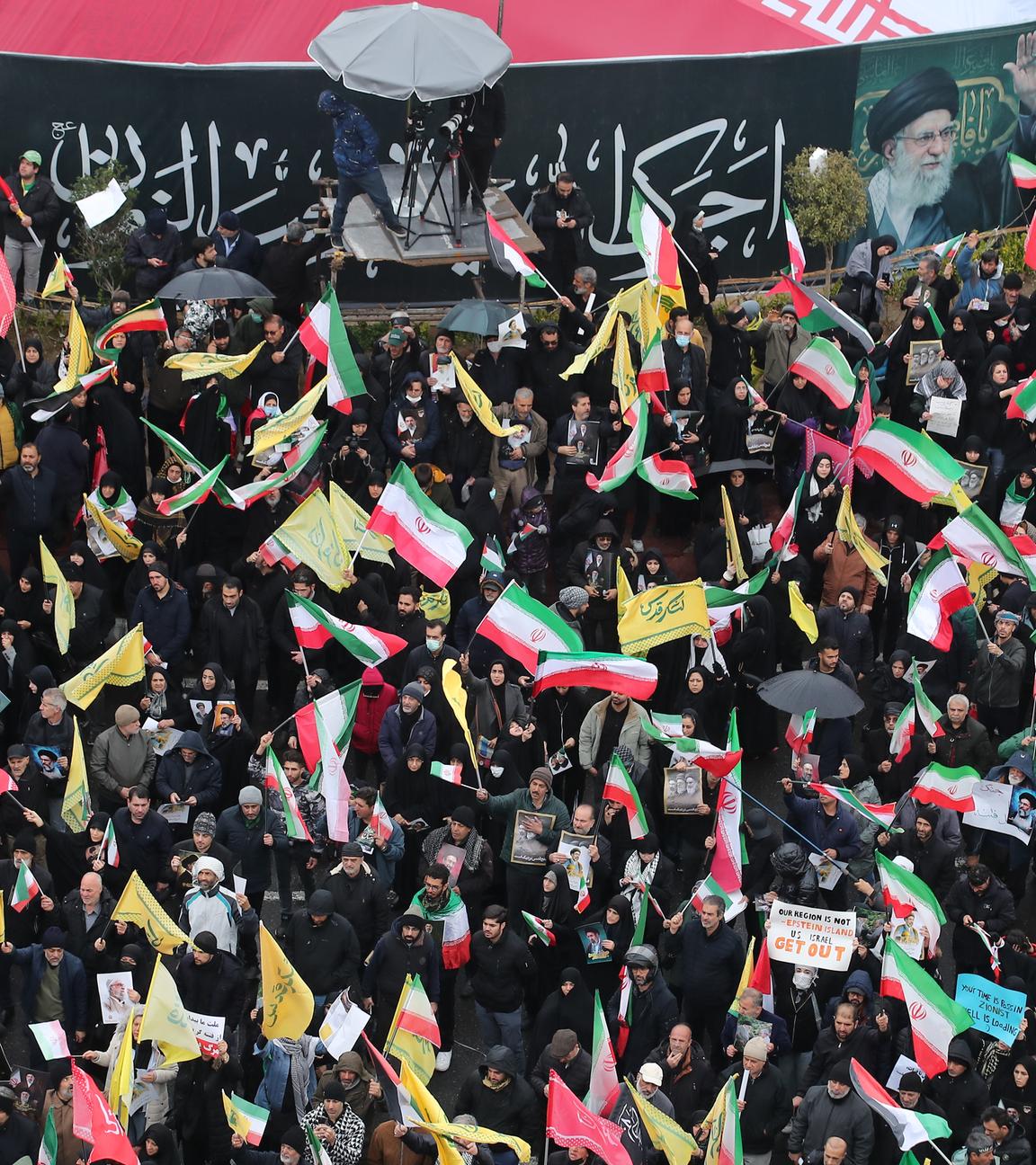 Teheran: Menschen nehmen an einer Kundgebung anlässlich des jährlichen Al-Kuds-Tages (Jerusalem-Tag) teil,