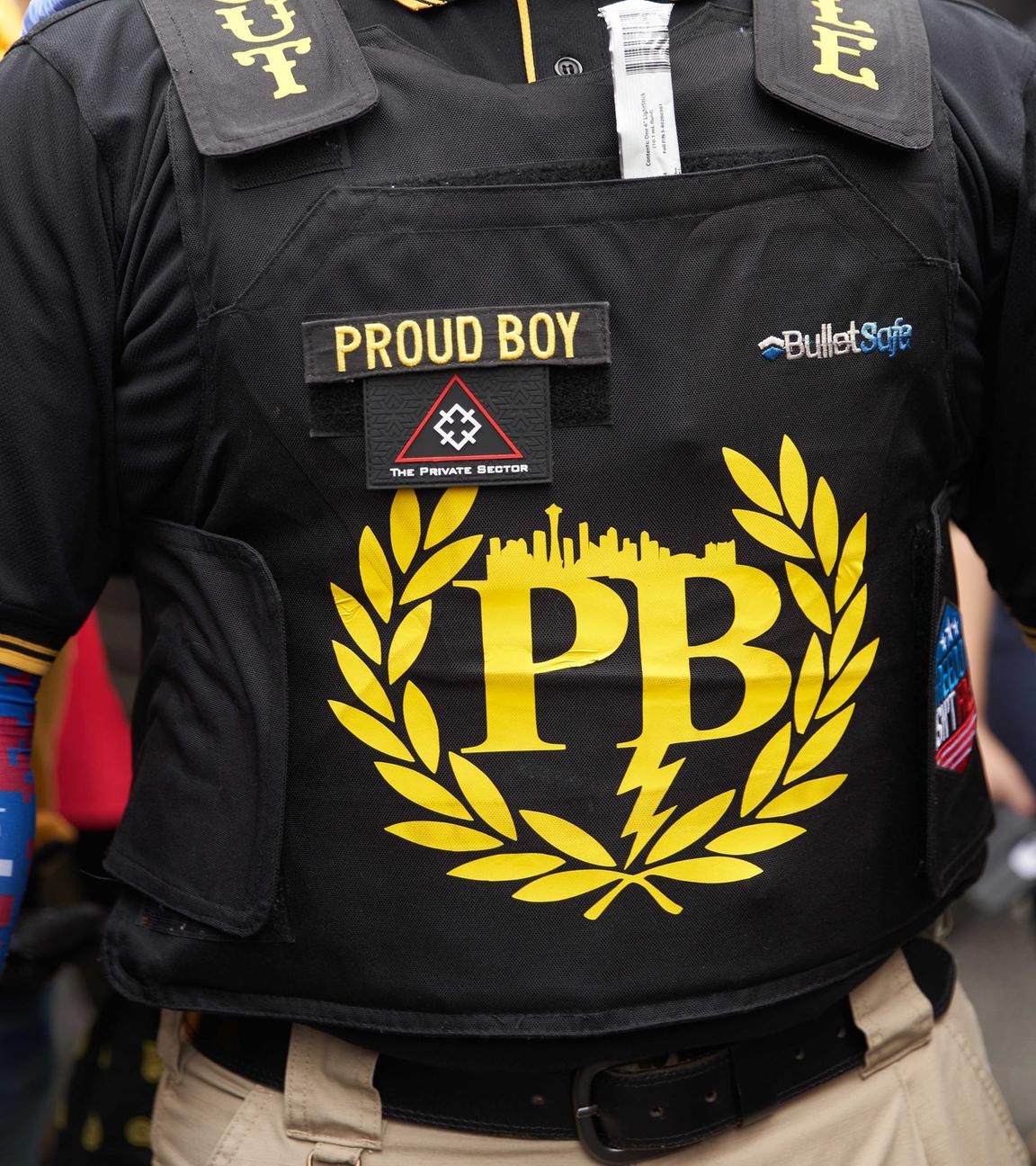 Anhänger der rechtsradikalen Gruppe «Proud Boys». Symbol