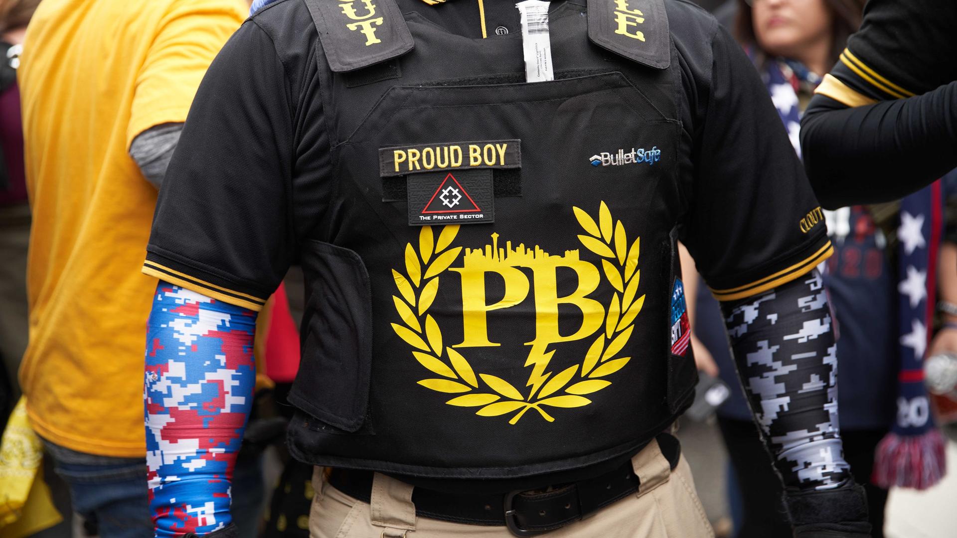 Anhänger der rechtsradikalen Gruppe «Proud Boys». Symbol