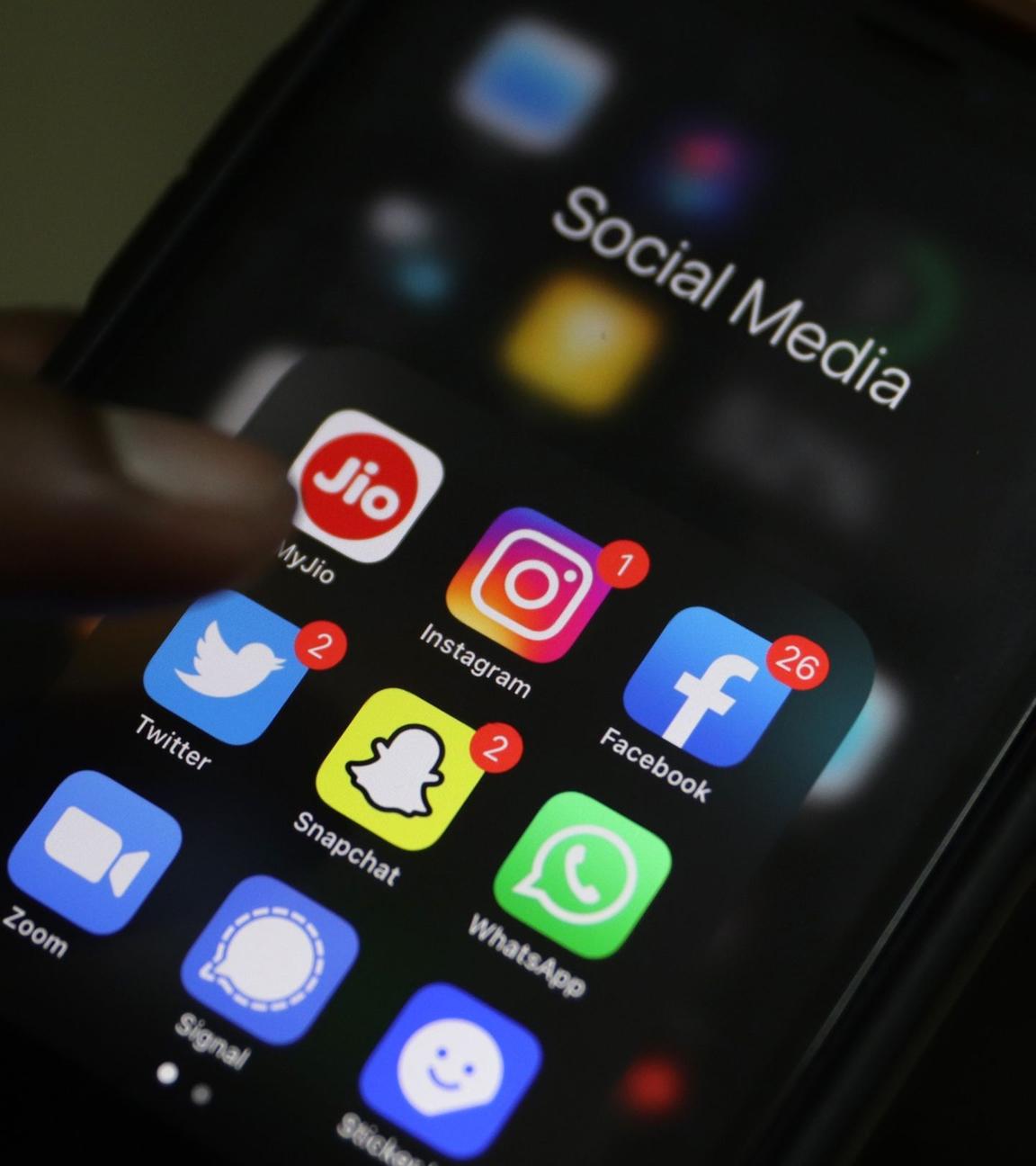 Apps von Facebook auf einem Smartphone. Symbolbild