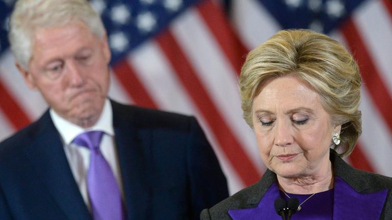 Bill und Hillary Clinton wohnen in der Nähe von New York.