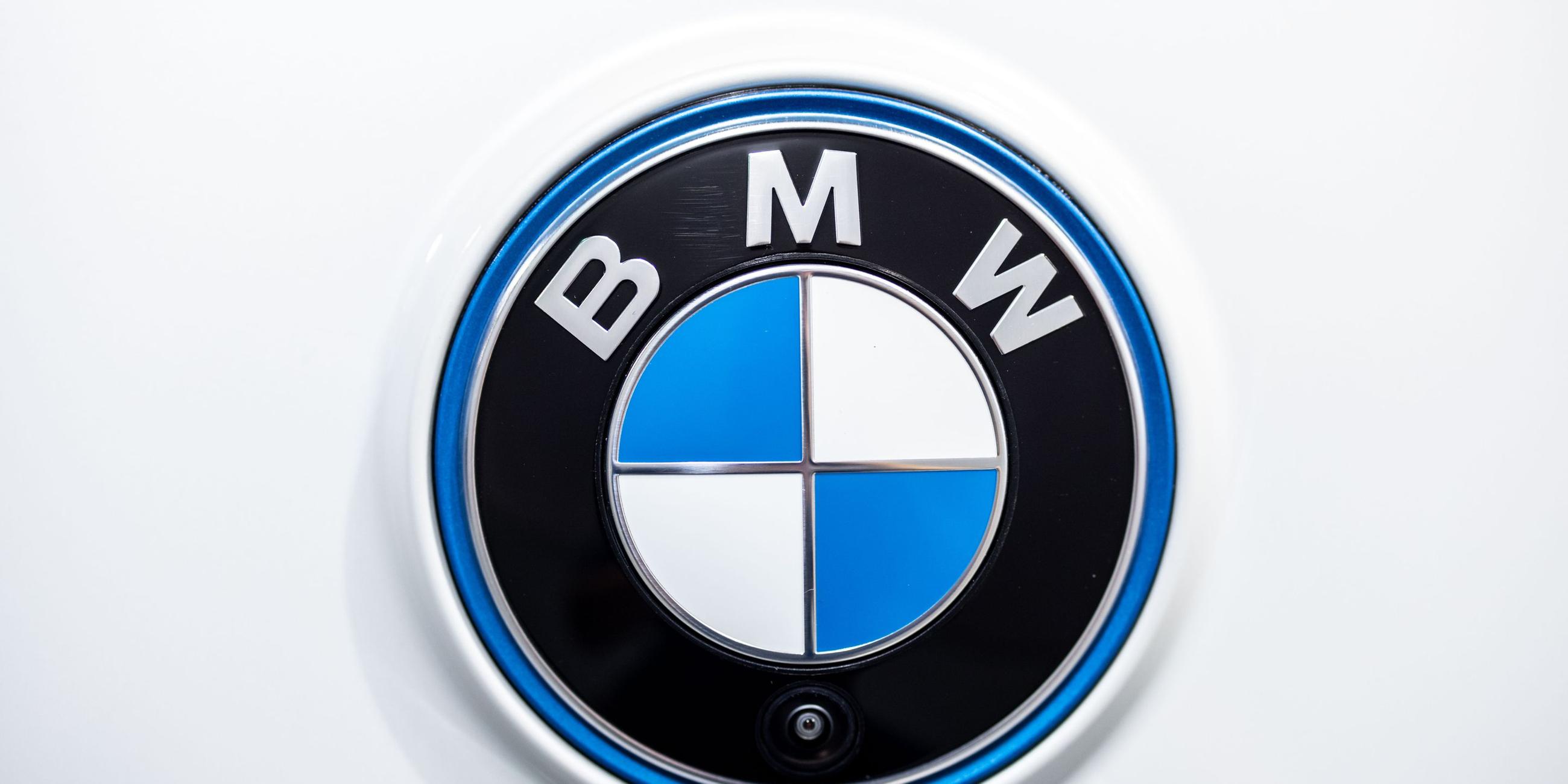 Das Logo von BMW.