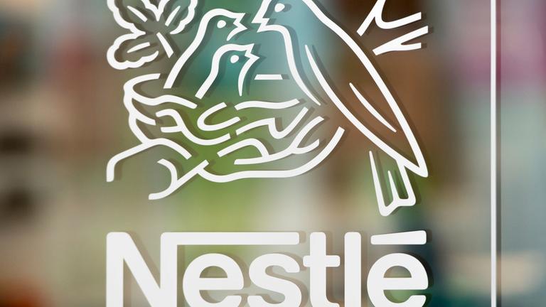 Das Logo von Nestlé.