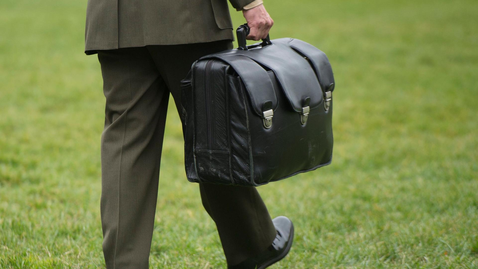 Der Atomkoffer ist immer in der Nähe des US-Präsidenten.