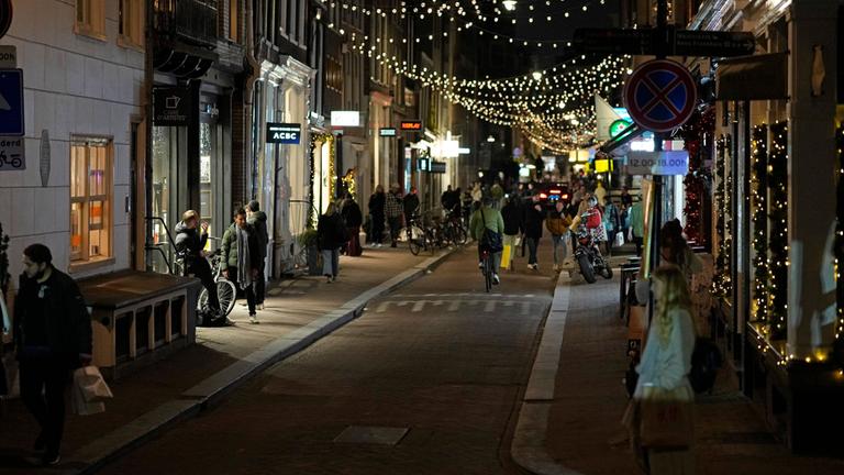 Eine Straße in Amsterdam. Symbolbild