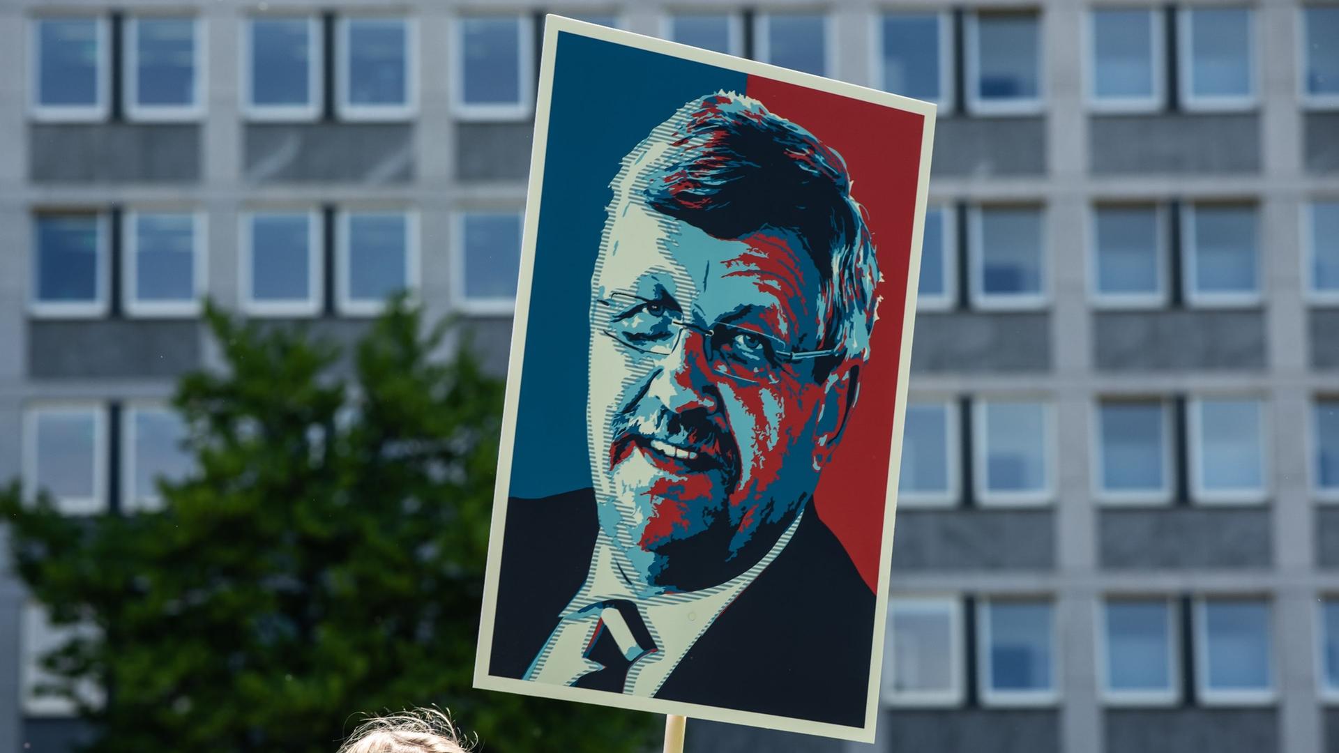 Gedenken an Walter Lübcke in Kassel.