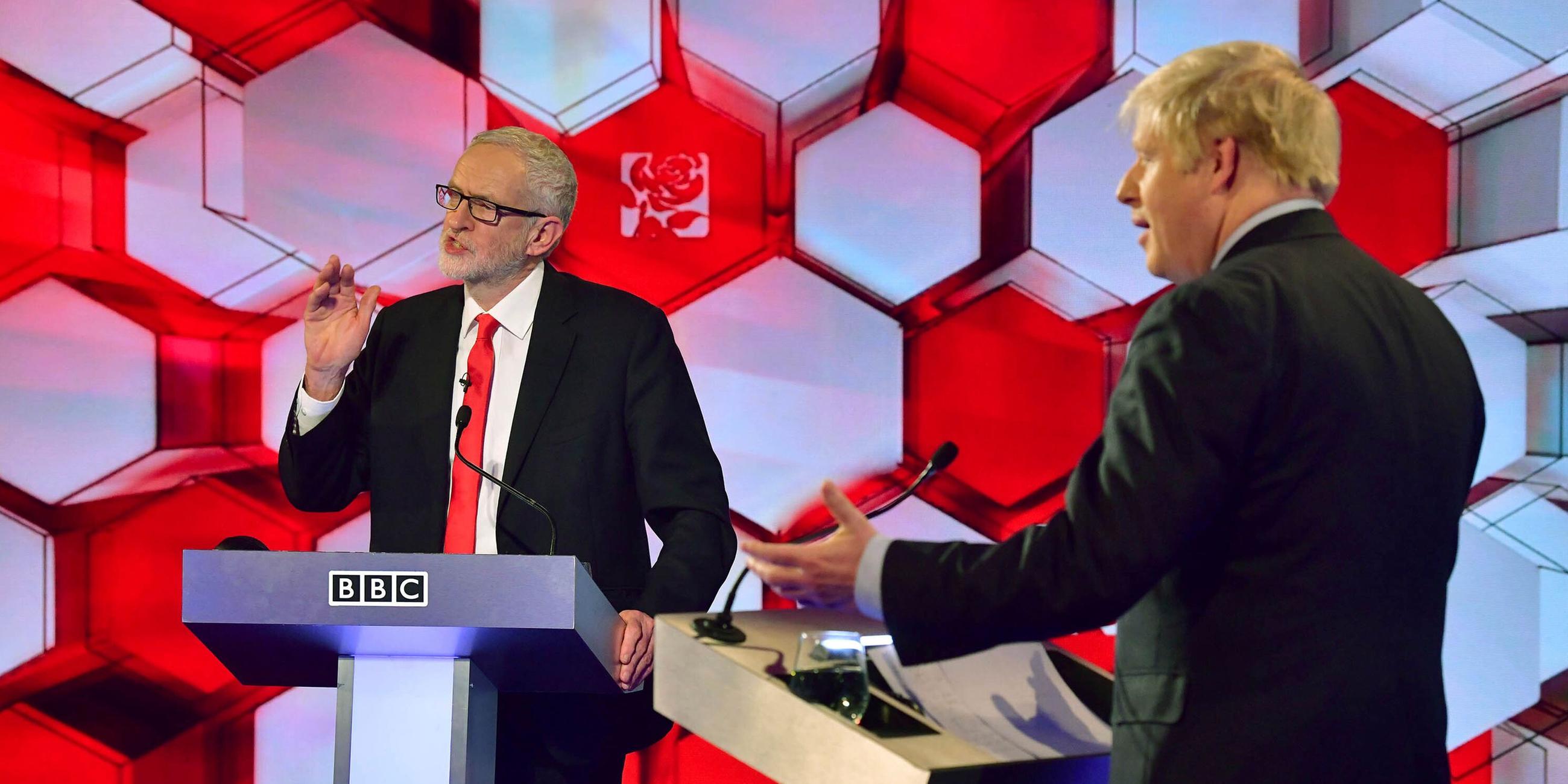 Labour-Chef Corbyn (l.) und Premierminister Johnson.