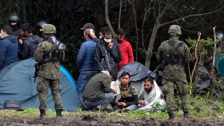 Migranten reisen illegal über Belarus in die EU ein (Archiv)