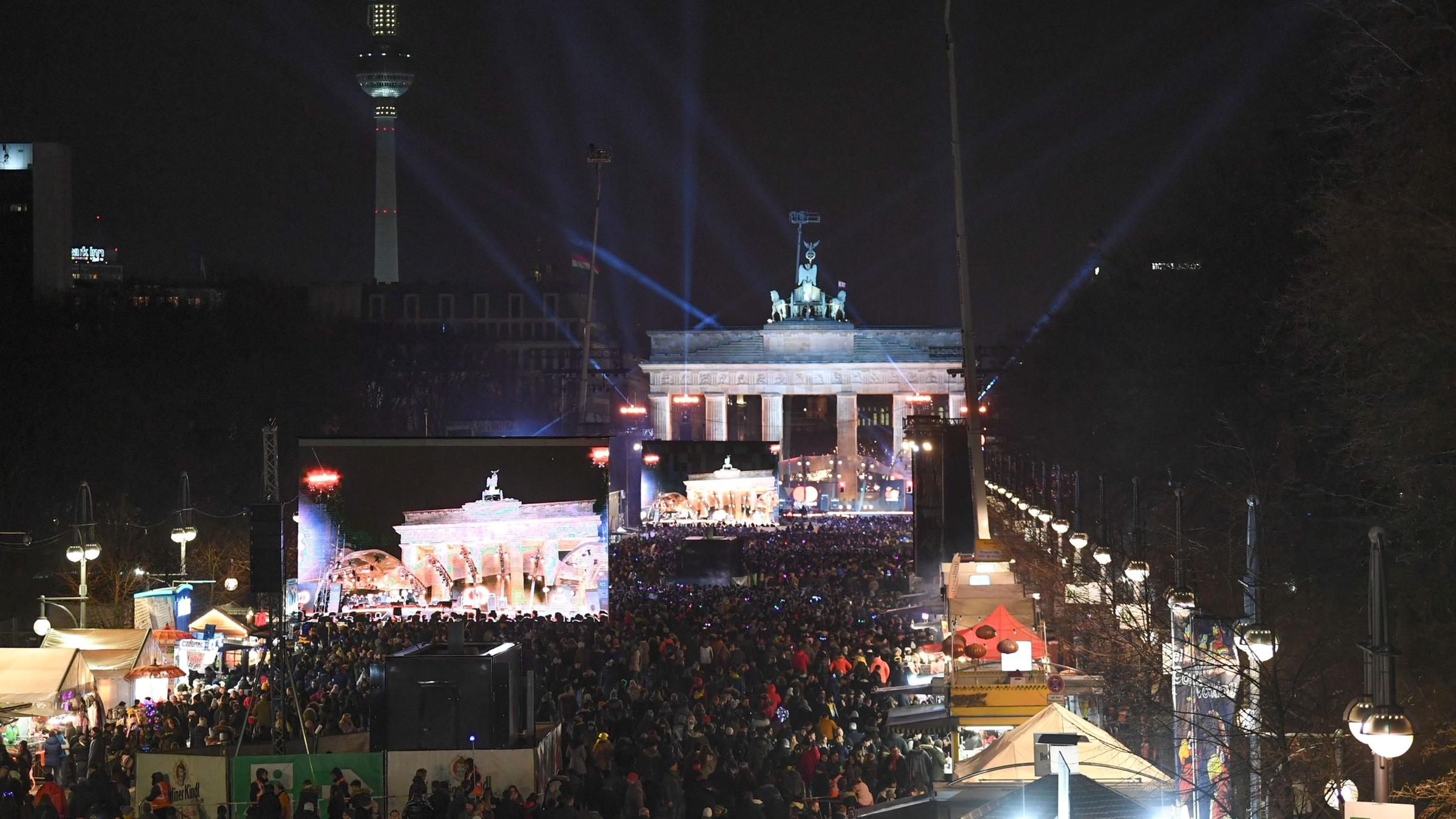 Party zum Jahreswechsel am Brandenburger Tor.