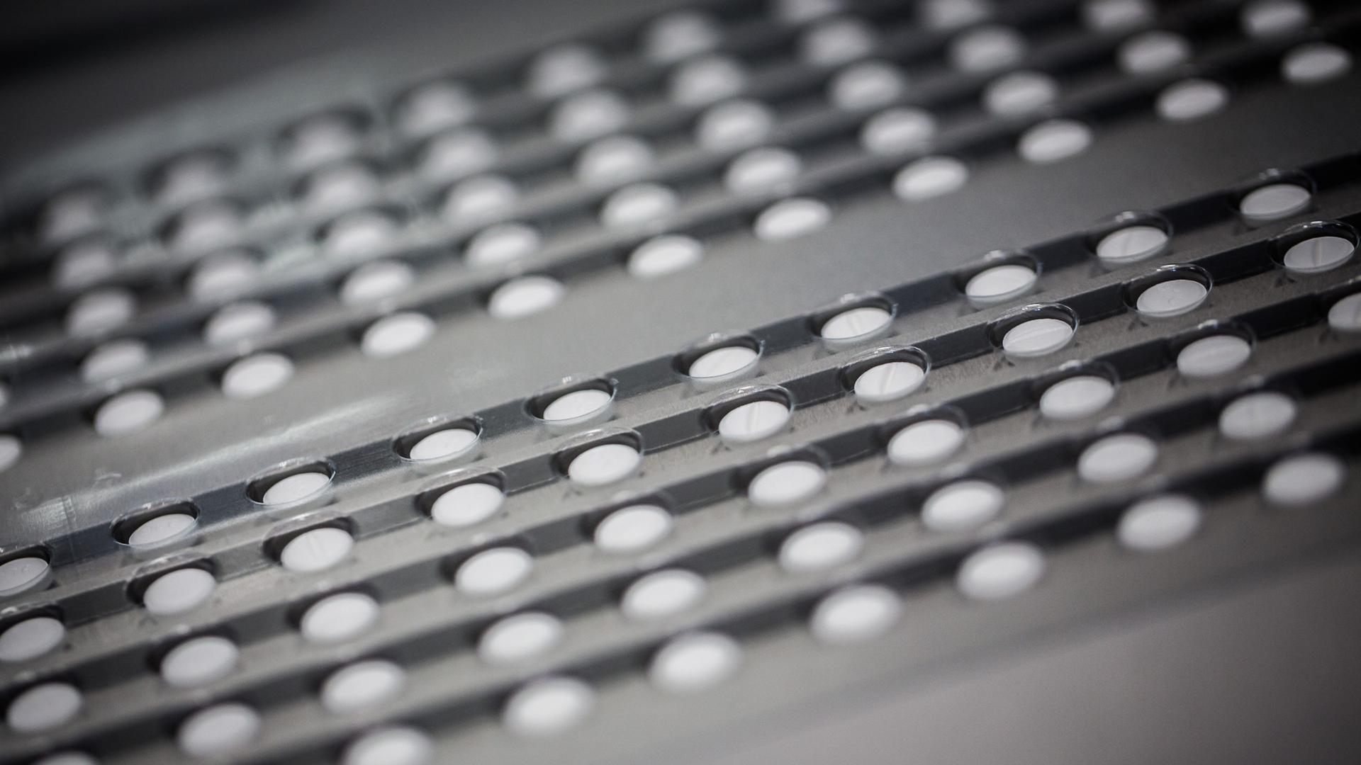 Tabletten werden in Blister verpackt. Archivbild