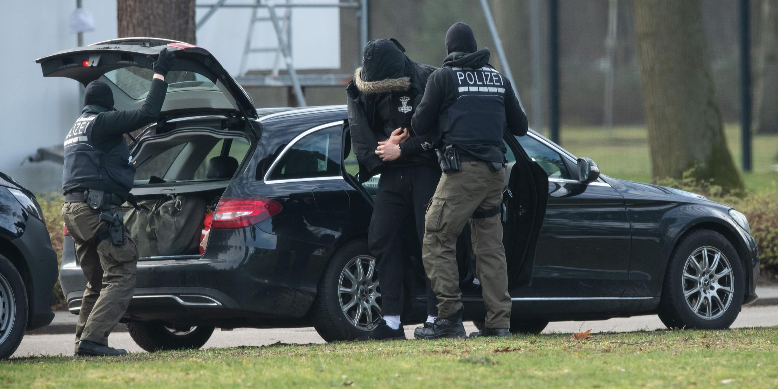 Terrorverdächtiger wird zum Bundesgerichtshof gebracht. Archiv