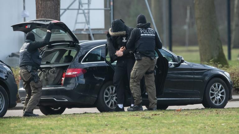 Terrorverdächtiger wird zum Bundesgerichtshof gebracht. Archiv