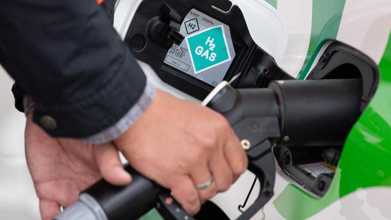 Zapf-Ventil von einer Wasserstoff-Tankstelle. Archivbild