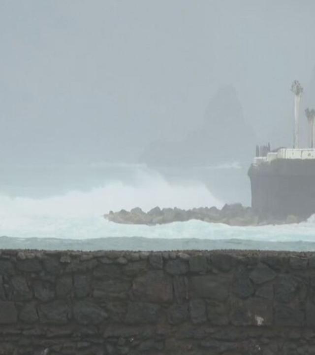 Riesenwellen auf Teneriffa töten drei Menschen