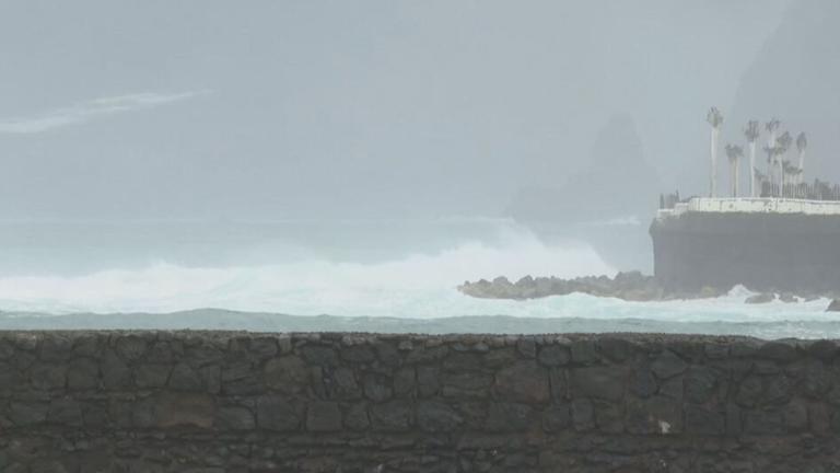 Riesenwellen auf Teneriffa töten drei Menschen