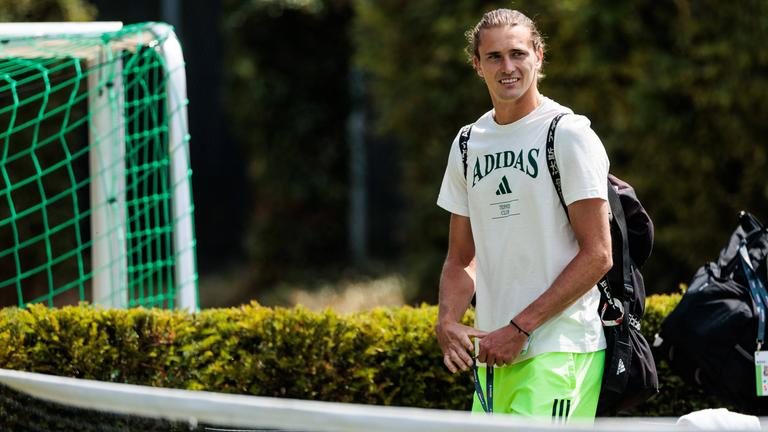 Alexander Zverev am 10. Juni 2025 vor einer Trainingseinheit rund um das ATP-Turnier in Stuttgart.