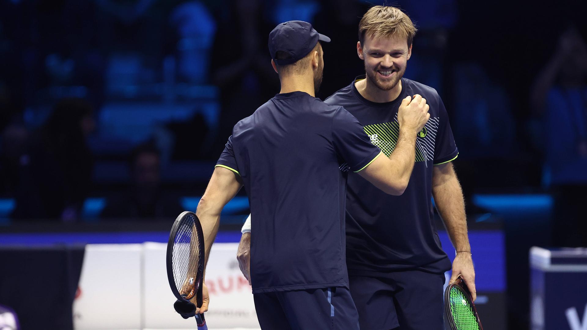 Das deutsche Tennisdoppel, Kevin Krawietz und Tim Pütz gewinnen ihr Spiel und sind im Finale der ATP Finals.