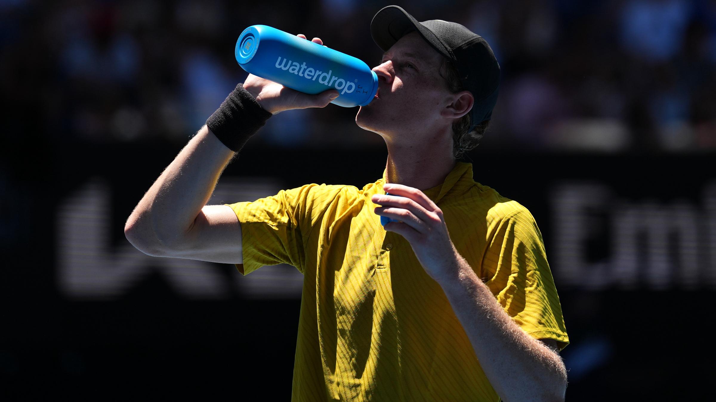 Jannik Sinner im Drittrundenspiel der Australian Open gegen Eliot Spizzirri.