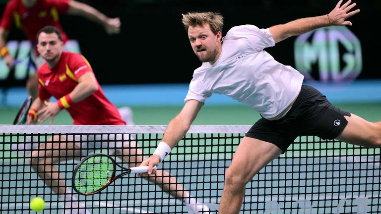 Deutschlands Kevin Krawietz in Aktion beim Spiel gegen Spanien.