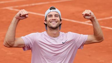 Frankreich, Paris: Tennis: Grand Slam/ATP-Tour - French Open, Einzel, Herren: Henri Squire jubelt nach dem Matchgewinn.