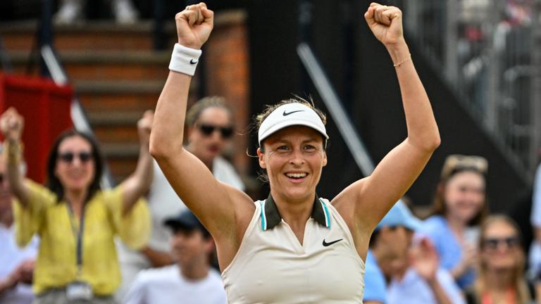 Deutschlands Tatjana Maria jubelt nach ihrem Sieg beim Queens Club gegen Amanda Anisimova aus den USA.